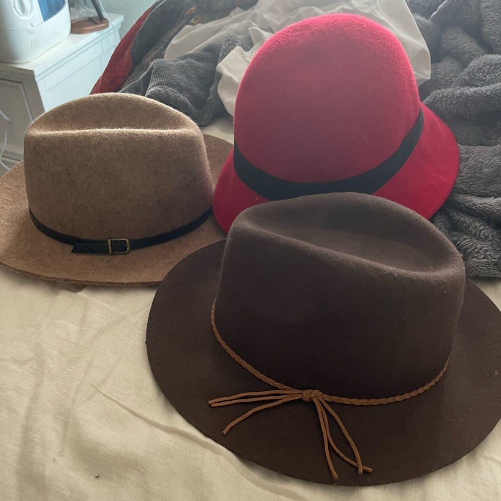 3 100% wool hats